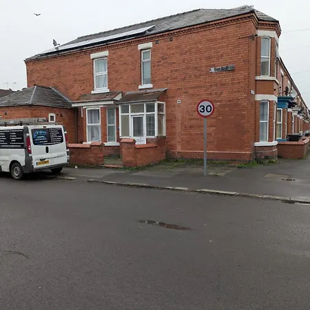 Alex, Mornflake, Train Station, M6, Parking, Professional Crewe Exterior photo