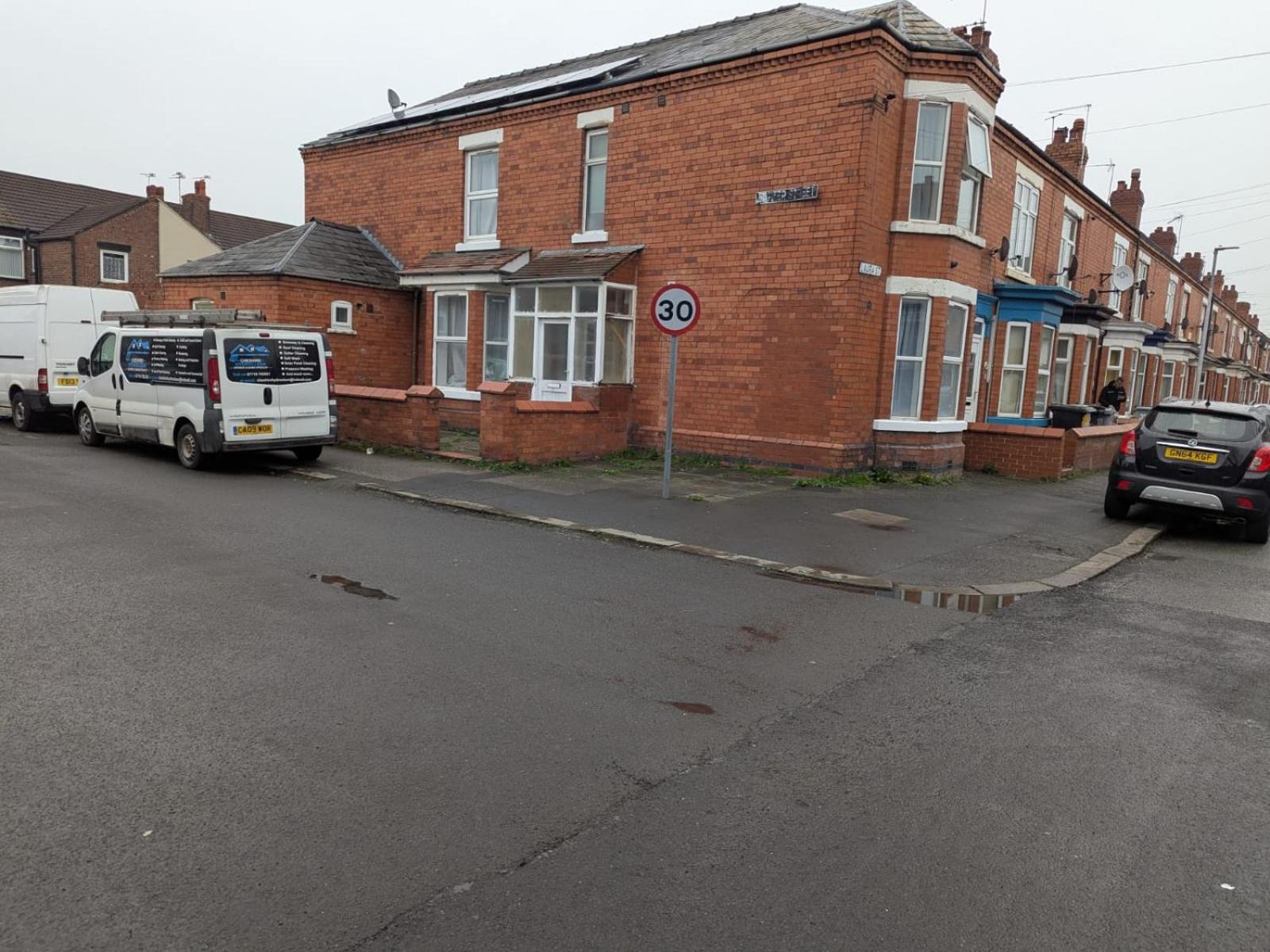 Alex, Mornflake, Train Station, M6, Parking, Professional