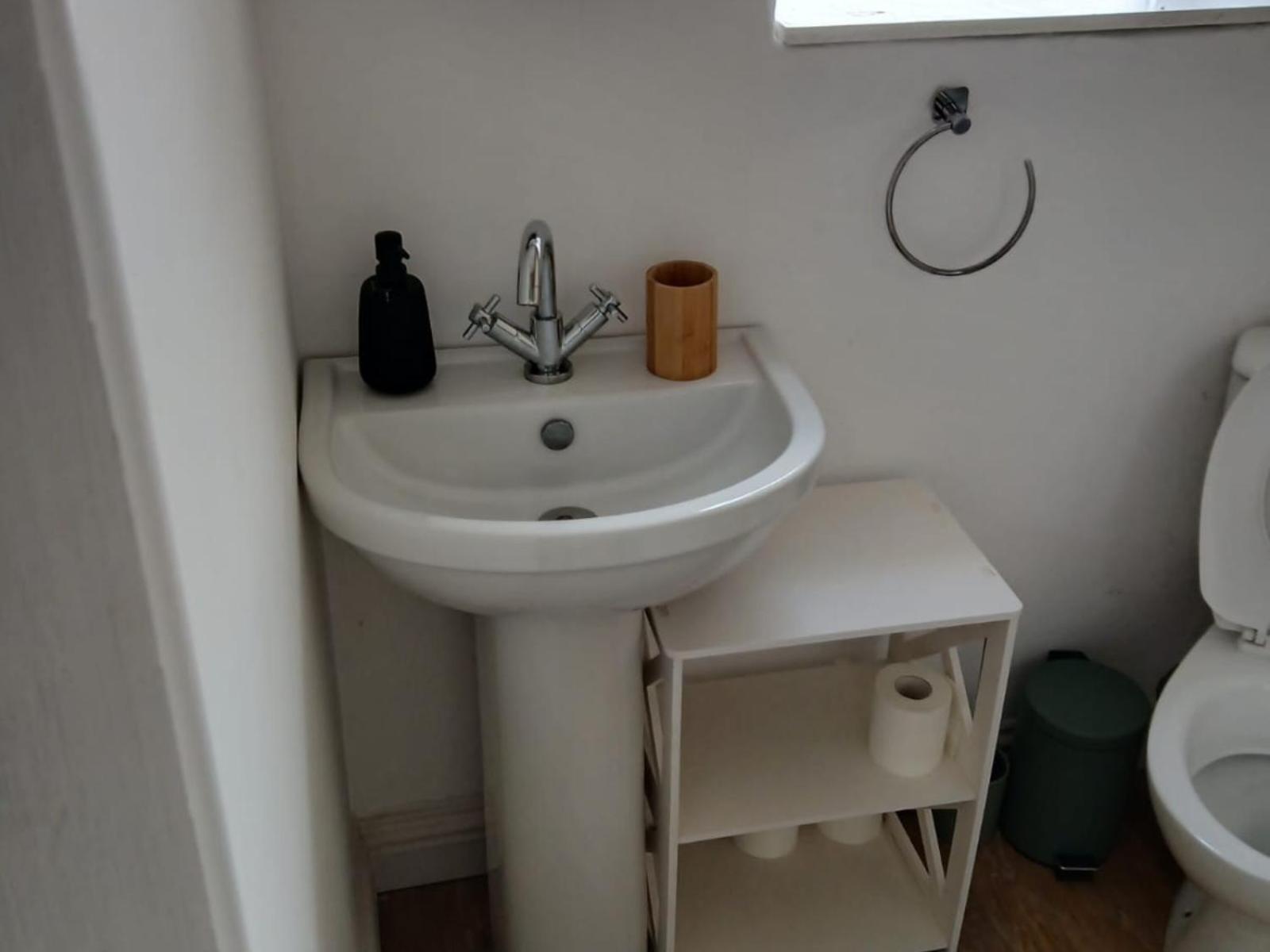 Alex, Mornflake, Train Station, M6, Parking, Professional Homestay *